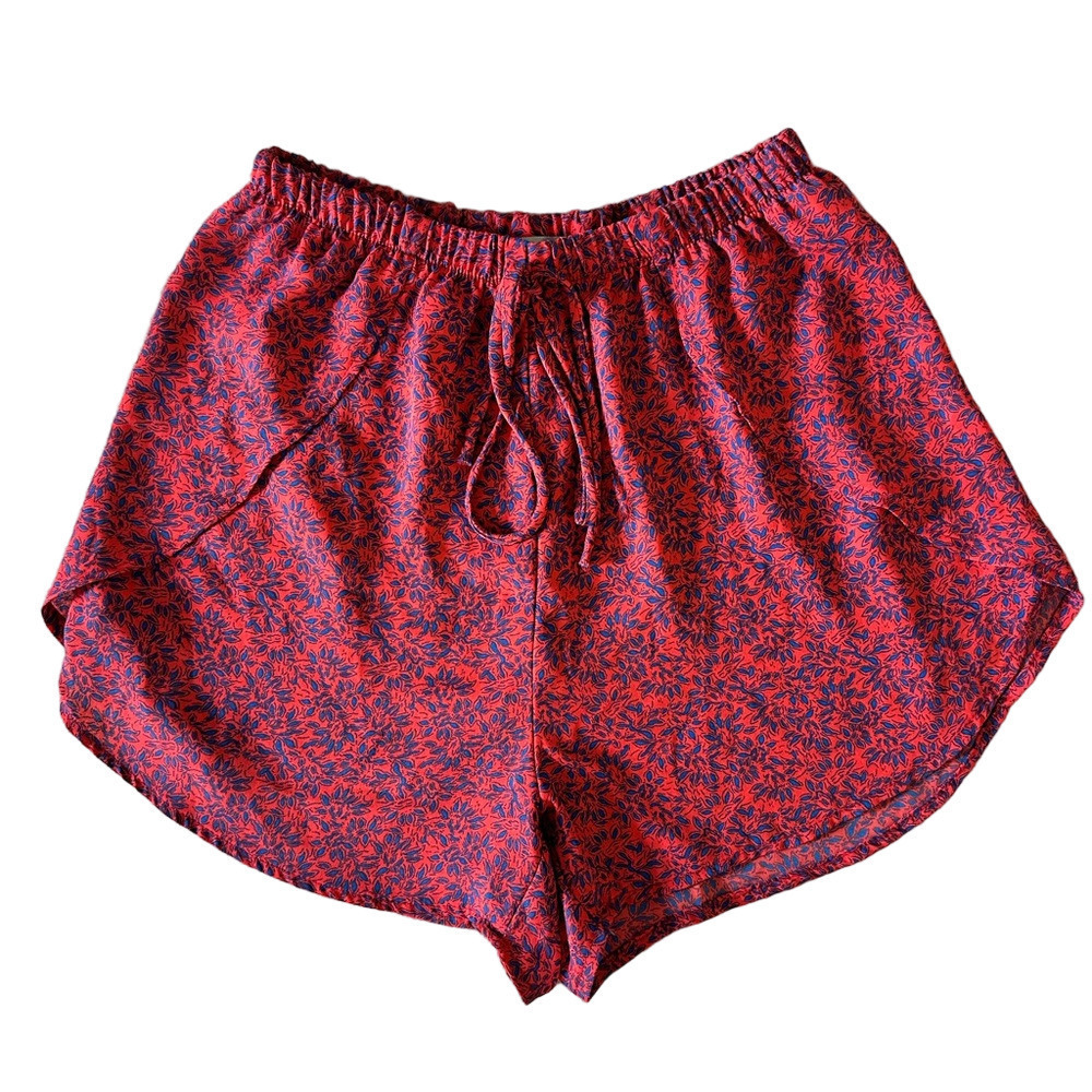 CHARLOTTE RUSSE RED AND BLUE FLORAL TIE WAIST SHORTS
